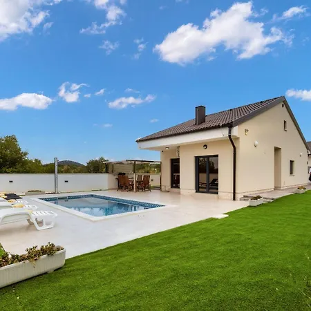Villa Shaula 1
